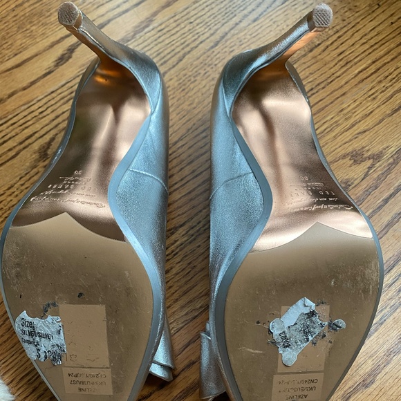 Ted Baker London Heels Silver Bow in size 38 - Picture 2 of 5